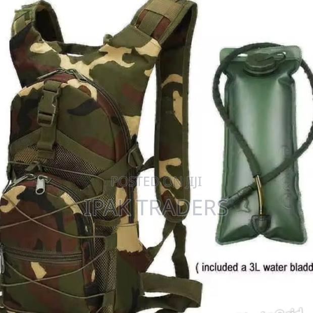 Hydration Camel Backpack With 3litres Water Bag Bag Capacity: 25l - thumbnail 2