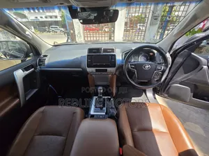 Toyota Land Cruiser Prado 2.8 2021 Matt Black