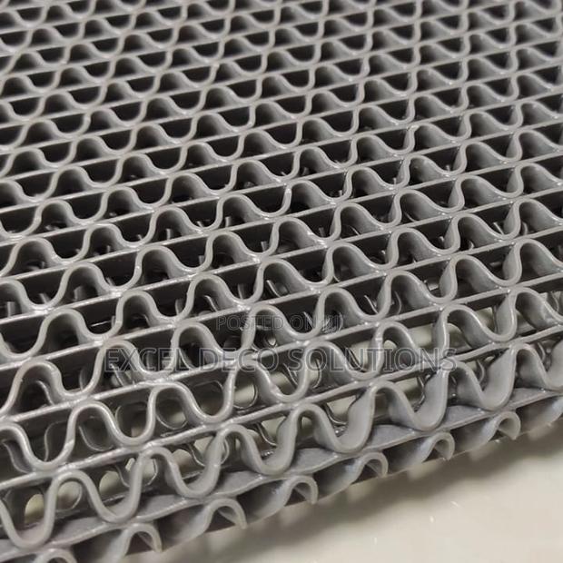 Quick-Drain PVC Mats – Anti-Slip, Water-Resistant Built to Last