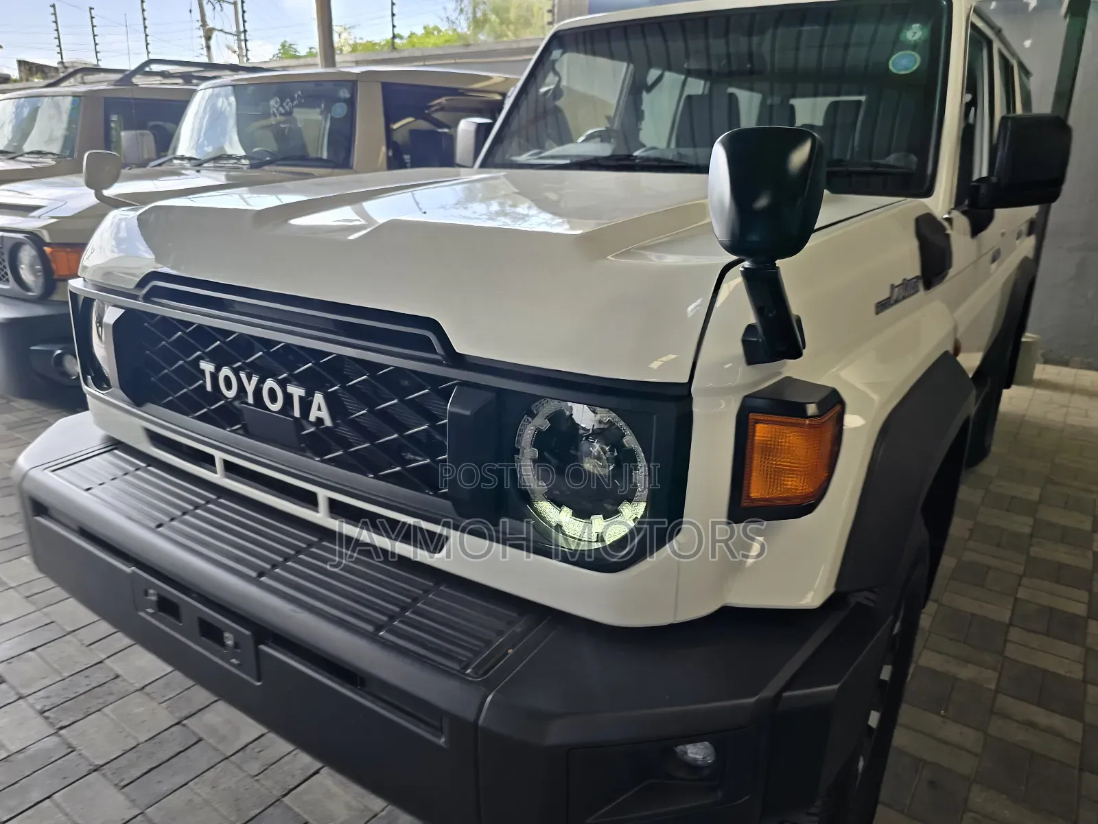 Toyota Land Cruiser 2023 White