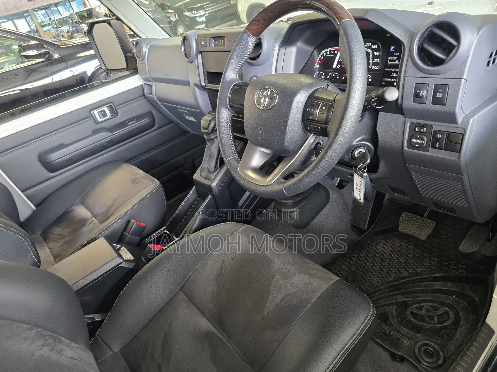 Toyota Land Cruiser 2023 White