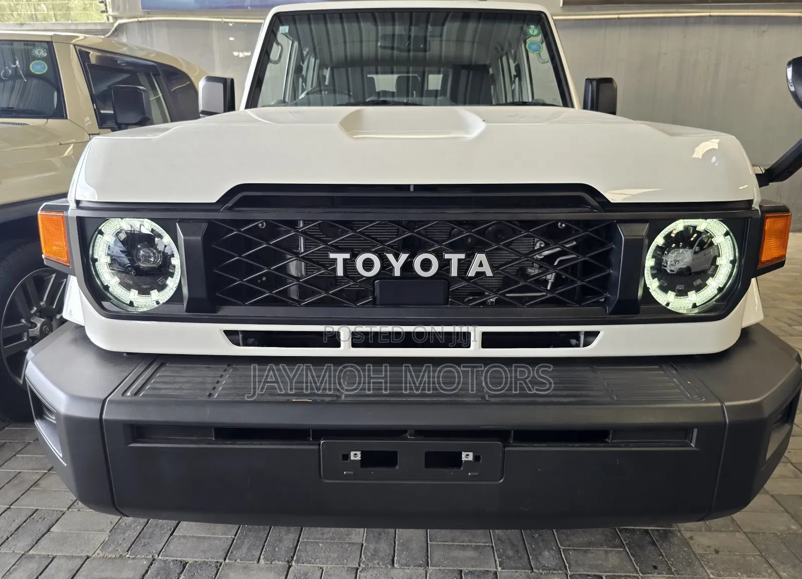 Toyota Land Cruiser 2023 White