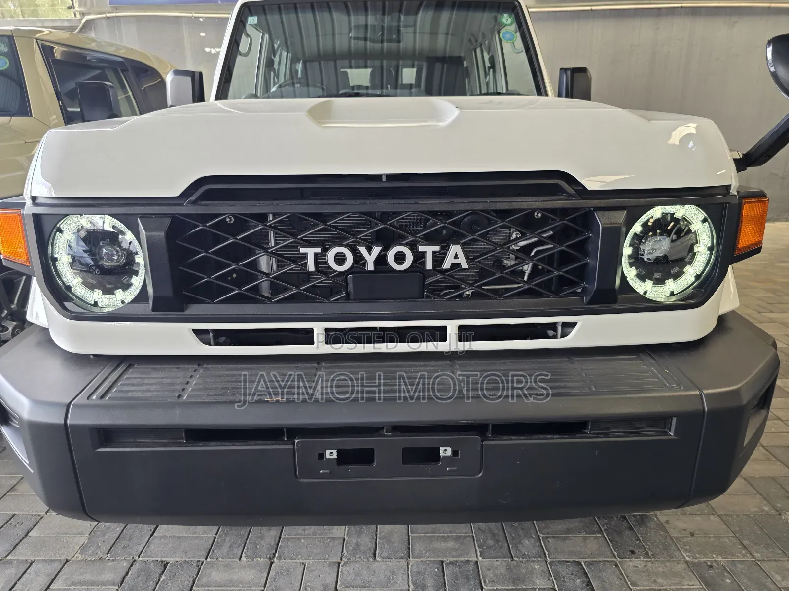 Toyota Land Cruiser 2023 White