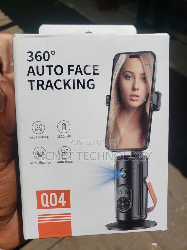 Q04 Auto Face Tracking Ai Gimbal With Remote - main view