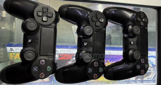 Excellent Condition Original Ps 4 Pads - main view