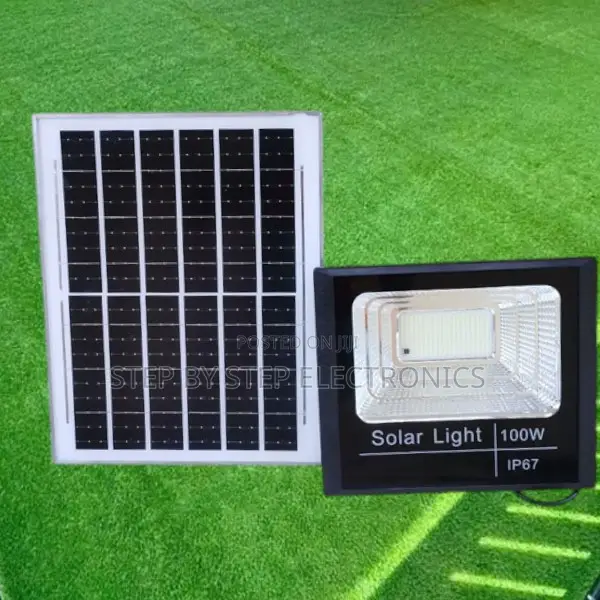 Solar Powered 100w Flood Light Ip67 Waterproof for Street Lighting
