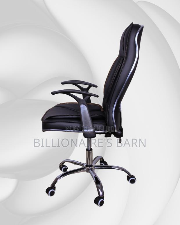 Adjustable Executive Office Chair Leather| Nairobi Delivery Guaranteed - thumbnail 3