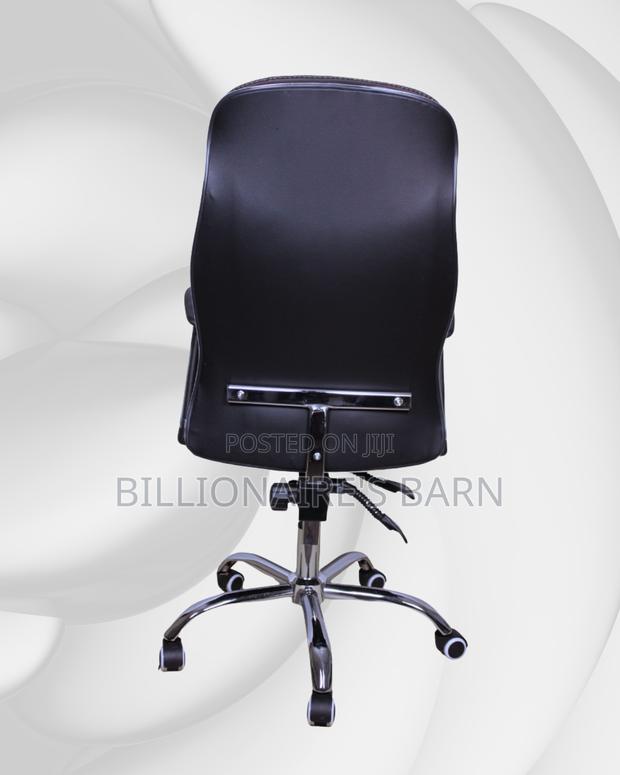 Adjustable Executive Office Chair Leather| Nairobi Delivery Guaranteed - thumbnail 4