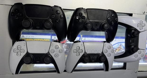 Tried and Tested Sony Playstation 5 Controllers - thumbnail 3