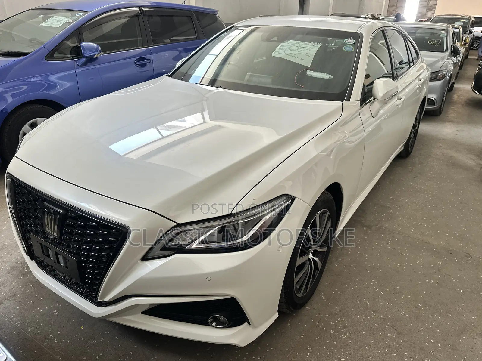 Toyota Crown 2019 White