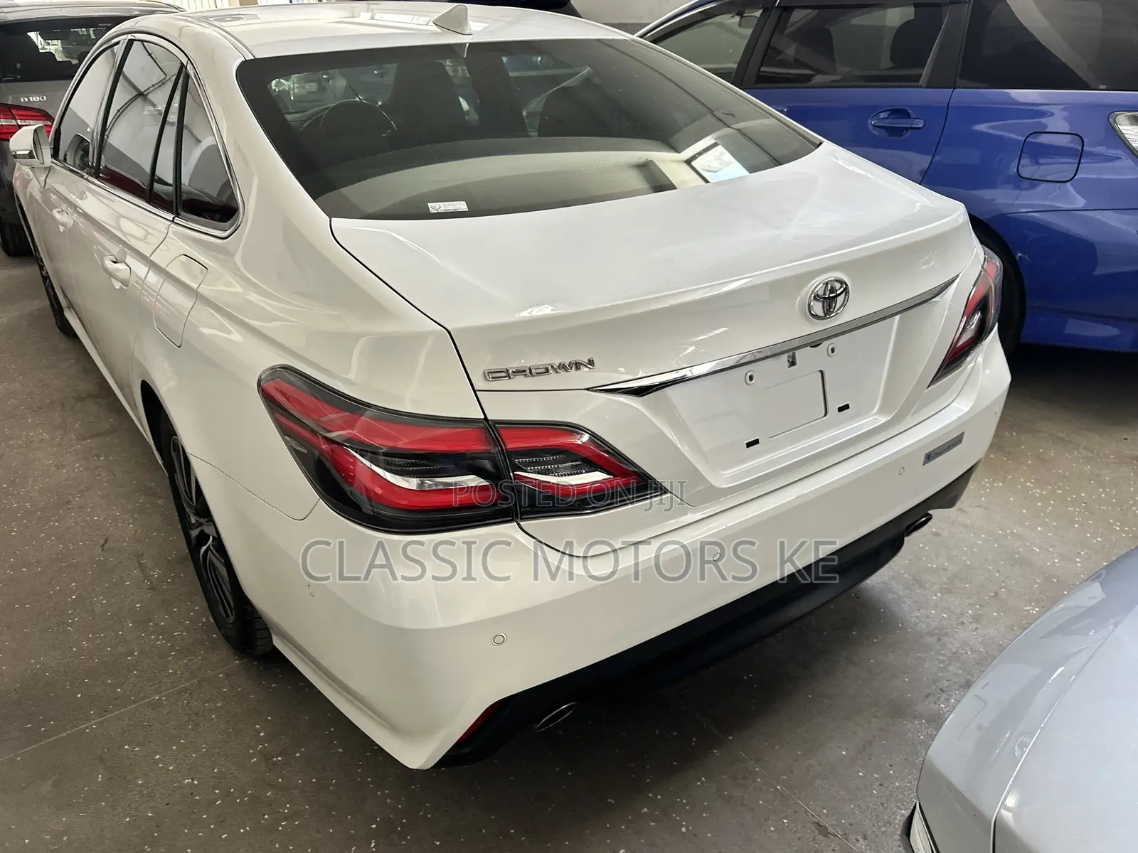 Toyota Crown 2019 White