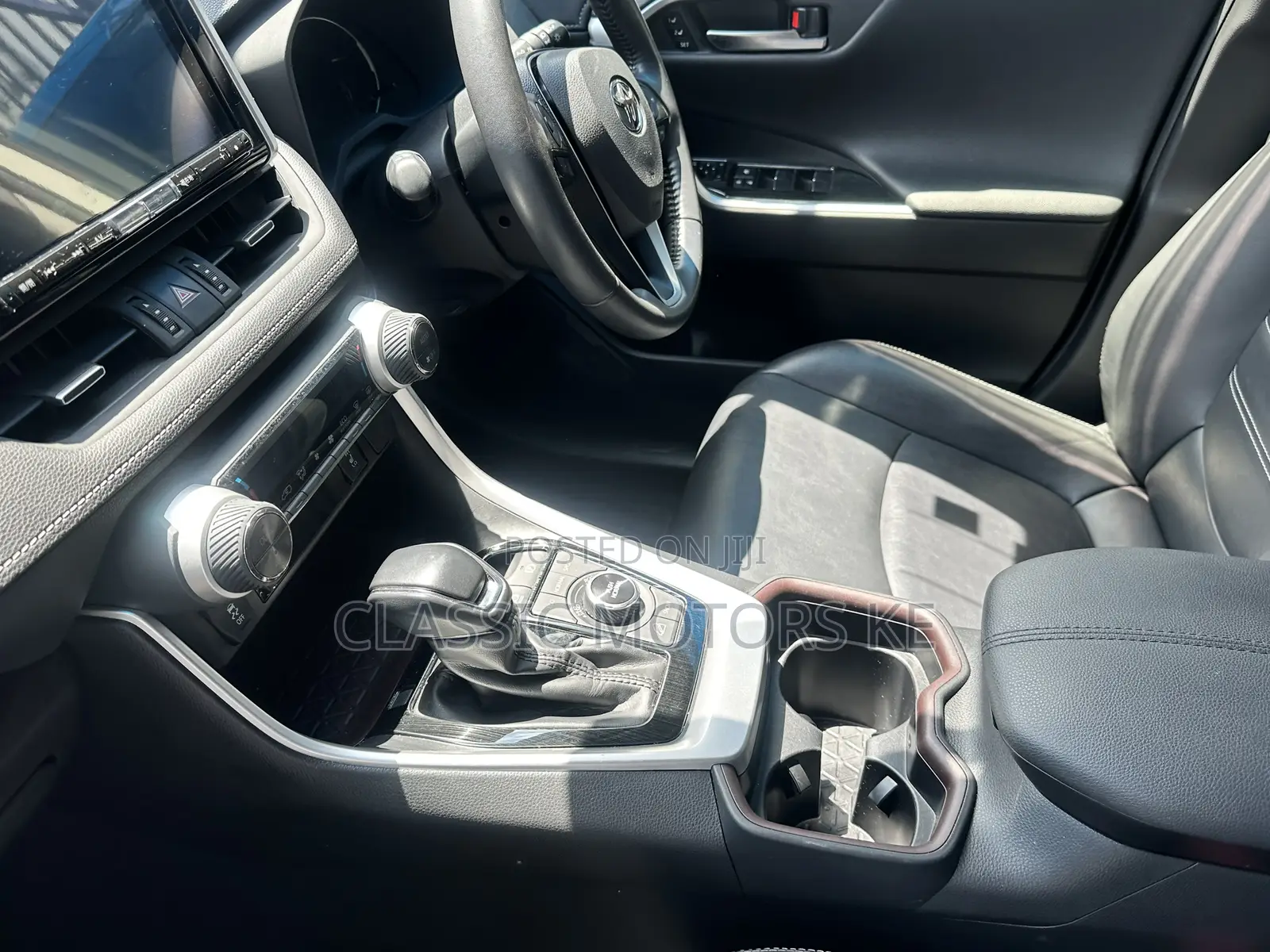 Toyota RAV4 Hybrid 2020 White