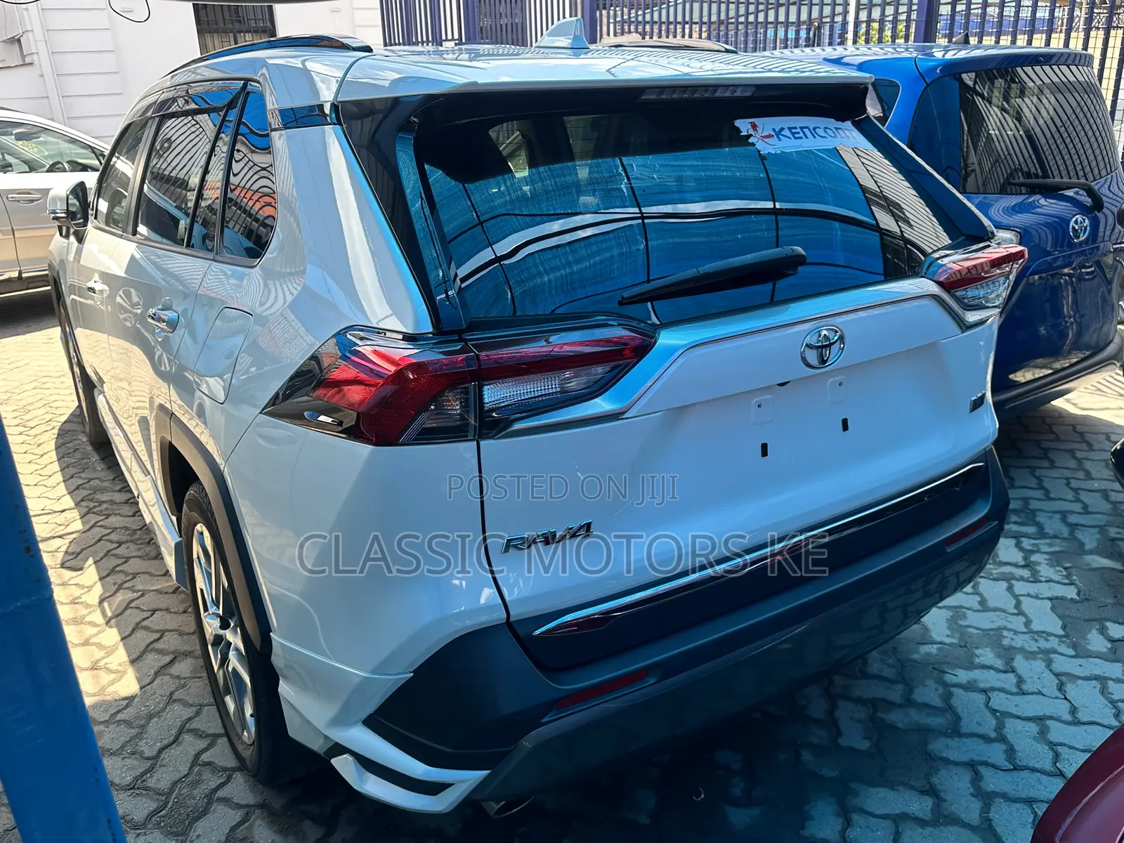 Toyota RAV4 Hybrid 2020 White