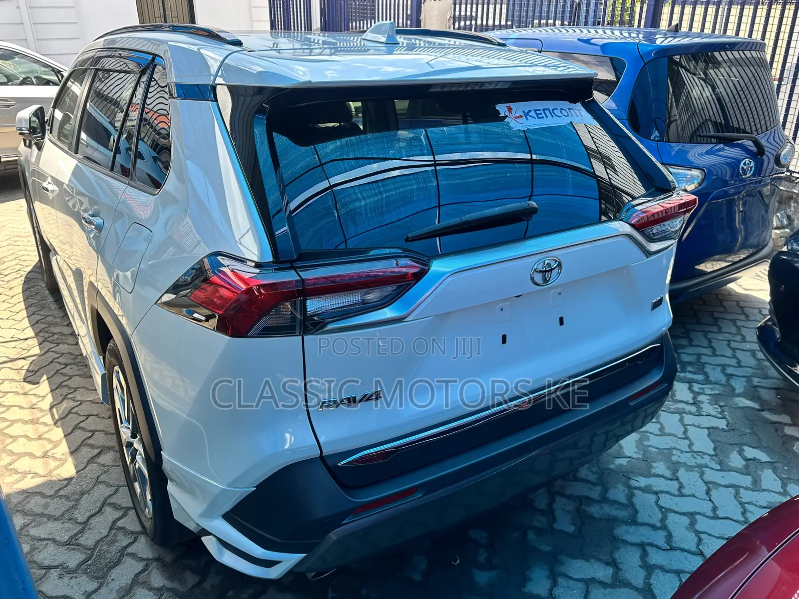 Toyota RAV4 Hybrid 2020 White