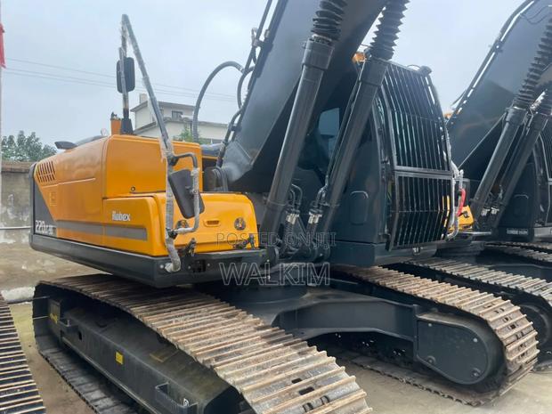 Used Hyundai 220lc - main view