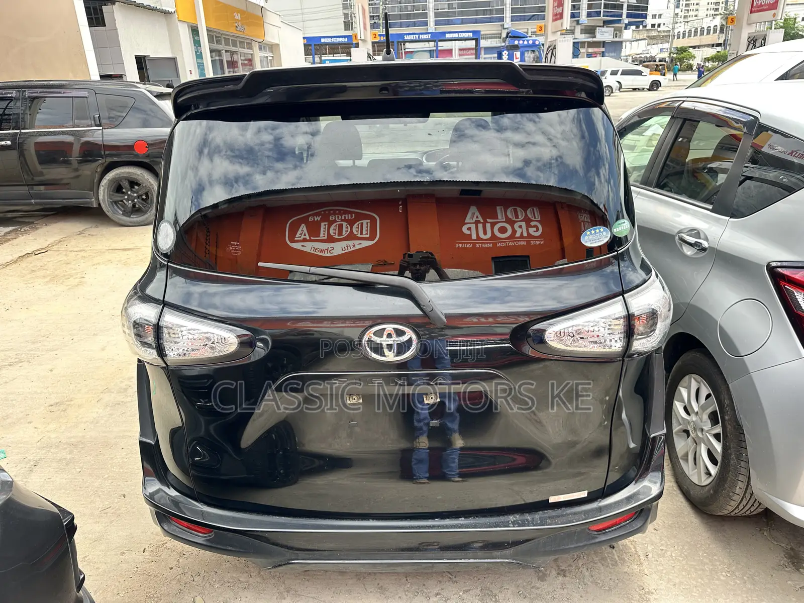 Toyota Sienta 1.5 Hybrid FWD 2019 Black
