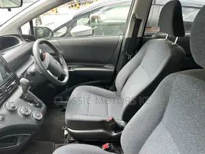 Toyota Sienta 1.5 Hybrid FWD 2019 Black