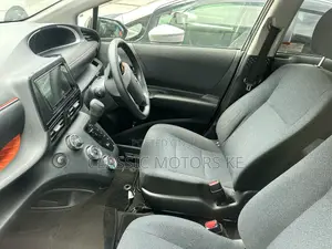 Toyota Sienta 1.5 Hybrid FWD 2019 Black