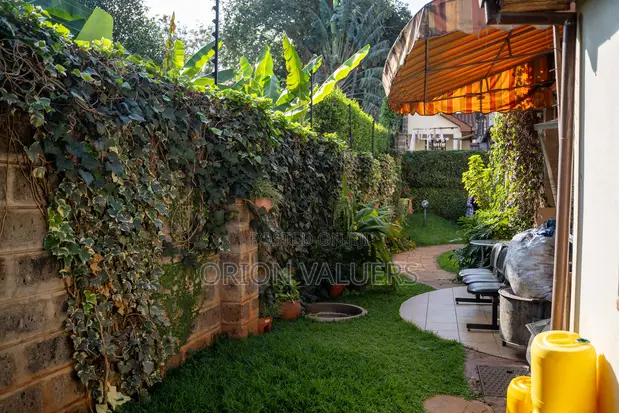 5bdrm Maisonette in Lavington, for sale