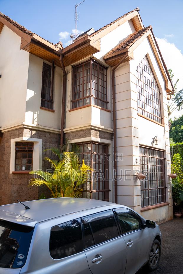 5bdrm Maisonette in Lavington, for sale - thumbnail 3