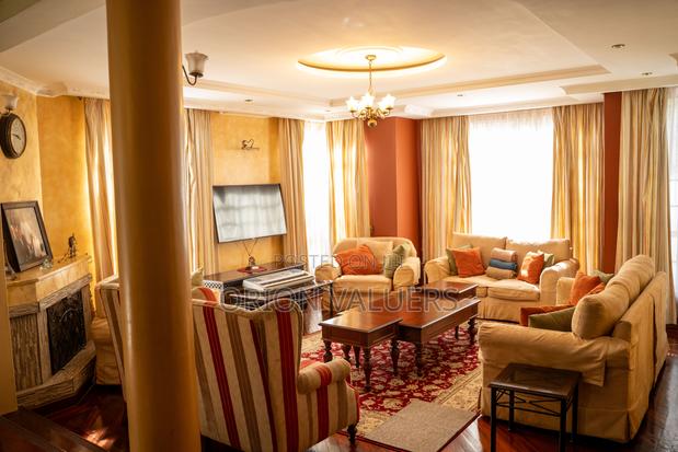 5bdrm Maisonette in Lavington, for sale - thumbnail 4