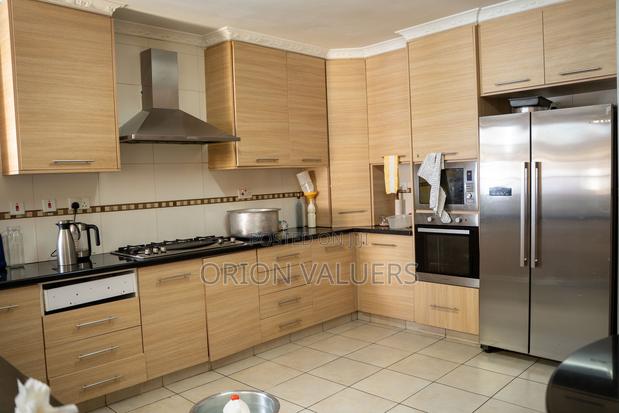 5bdrm Maisonette in Lavington, for sale - thumbnail 6