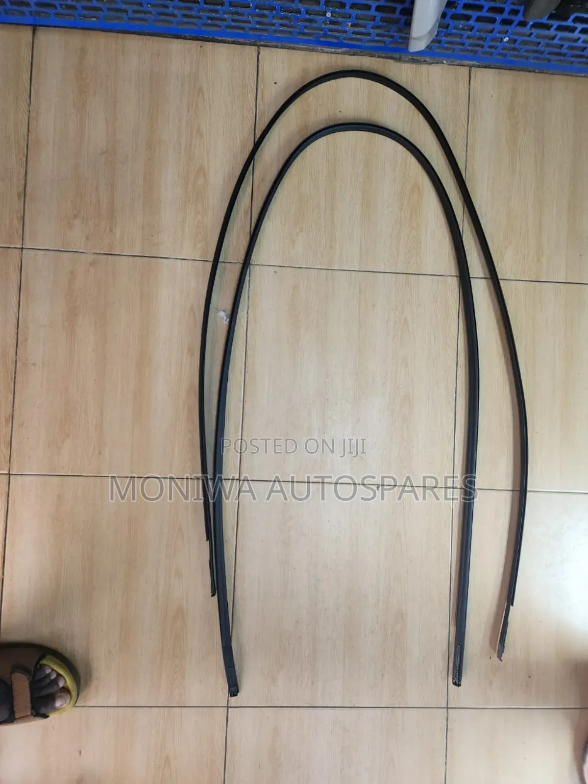 Roof Moulding Wish Old Model Available at an Affordable Price
