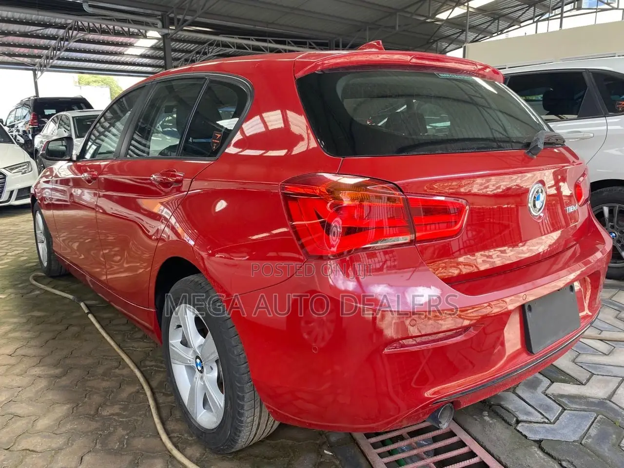 BMW 118i 2018 Red