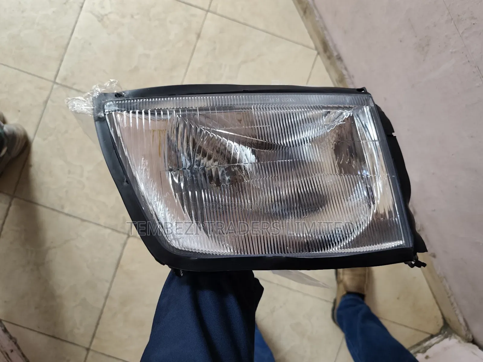 Headlight Nissan Vannette
