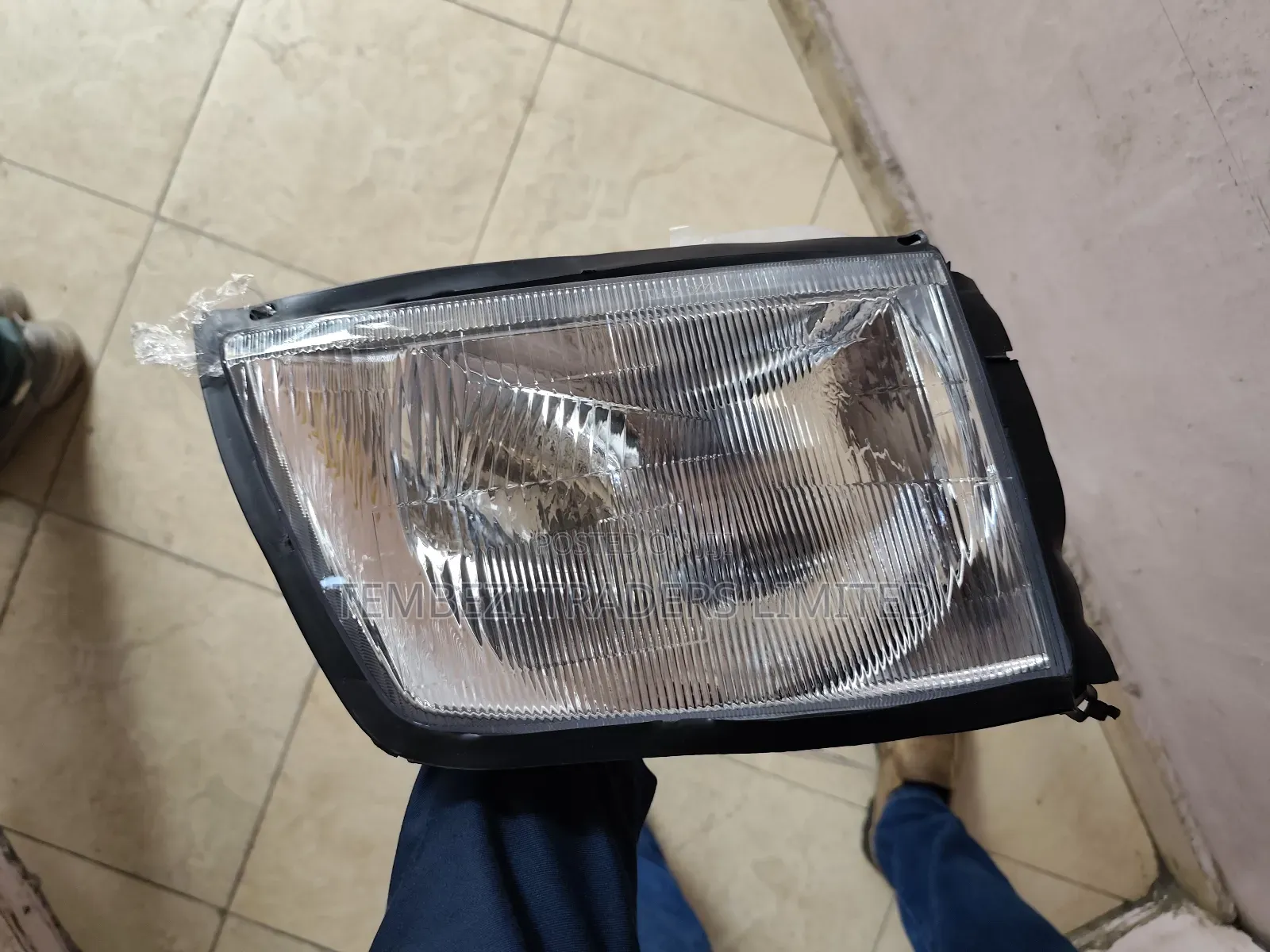 Headlight Nissan Vannette