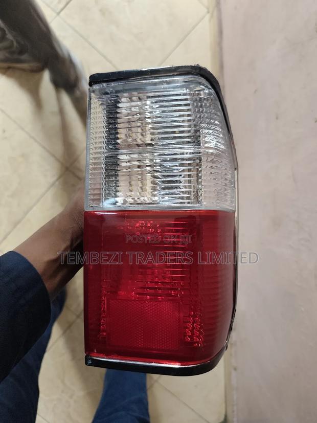 Taillight Nissan Vanette - main view