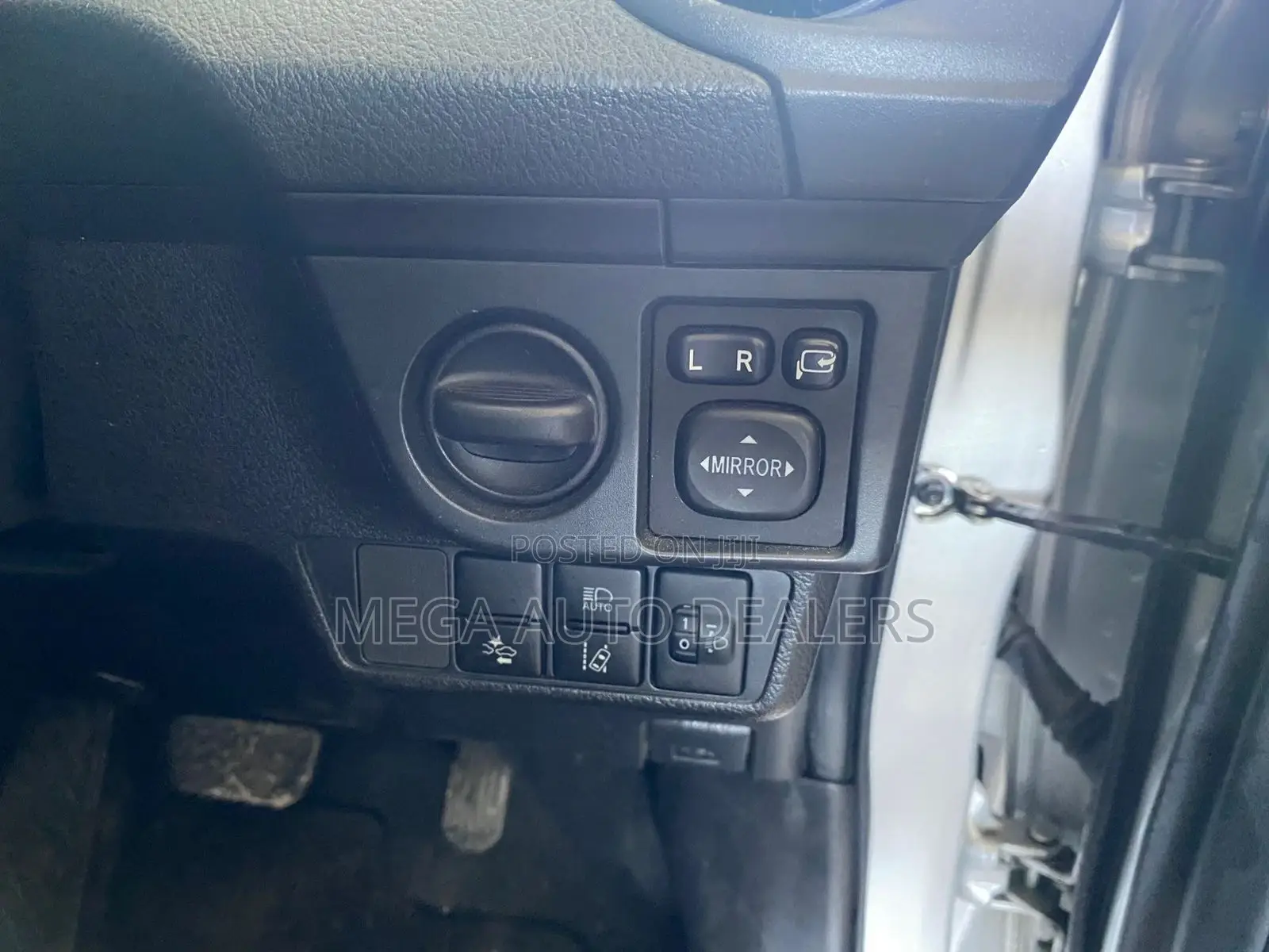Toyota Corolla Fielder 2018 Silver