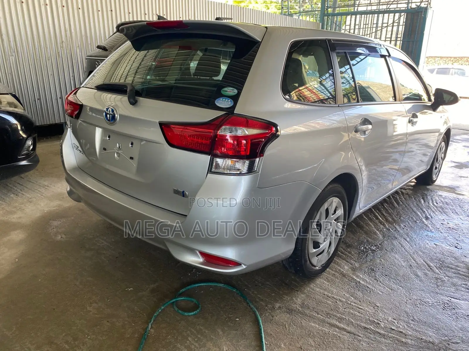 Toyota Corolla Fielder 2018 Silver