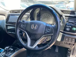 Honda Grace 2018 Black