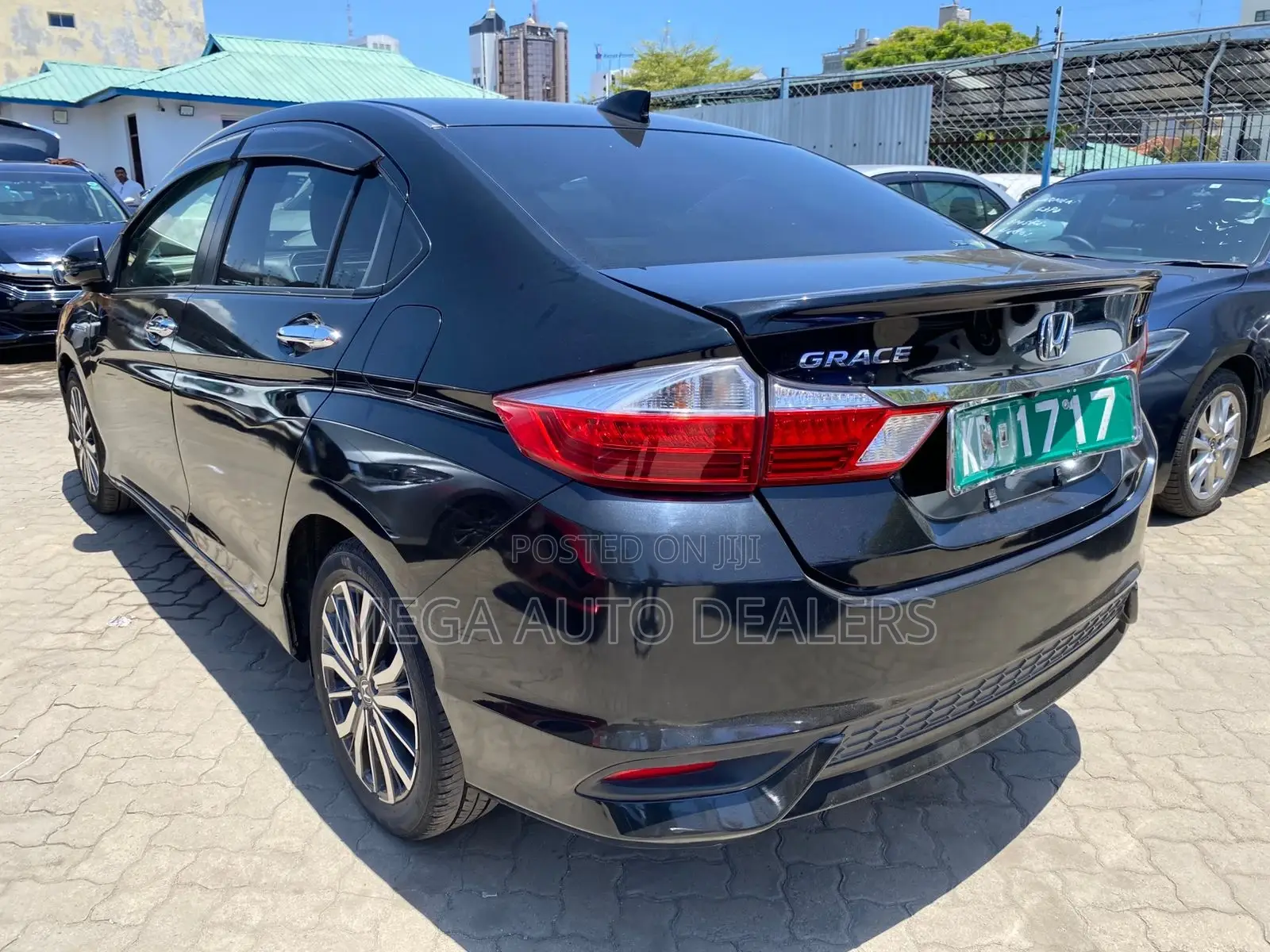 Honda Grace 2018 Black