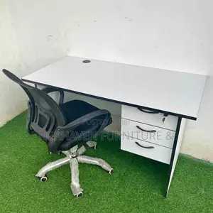 Modern Office Desk Design - Elevate Your Workspace