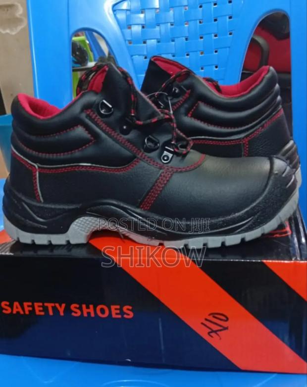 Knicker Safety Boot - main view