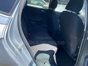 Volkswagen Polo 2018 Silver
