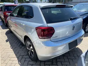 Volkswagen Polo 2018 Silver