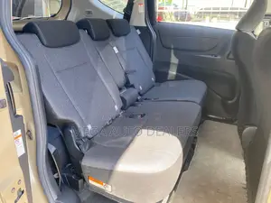 Toyota Sienta 2019