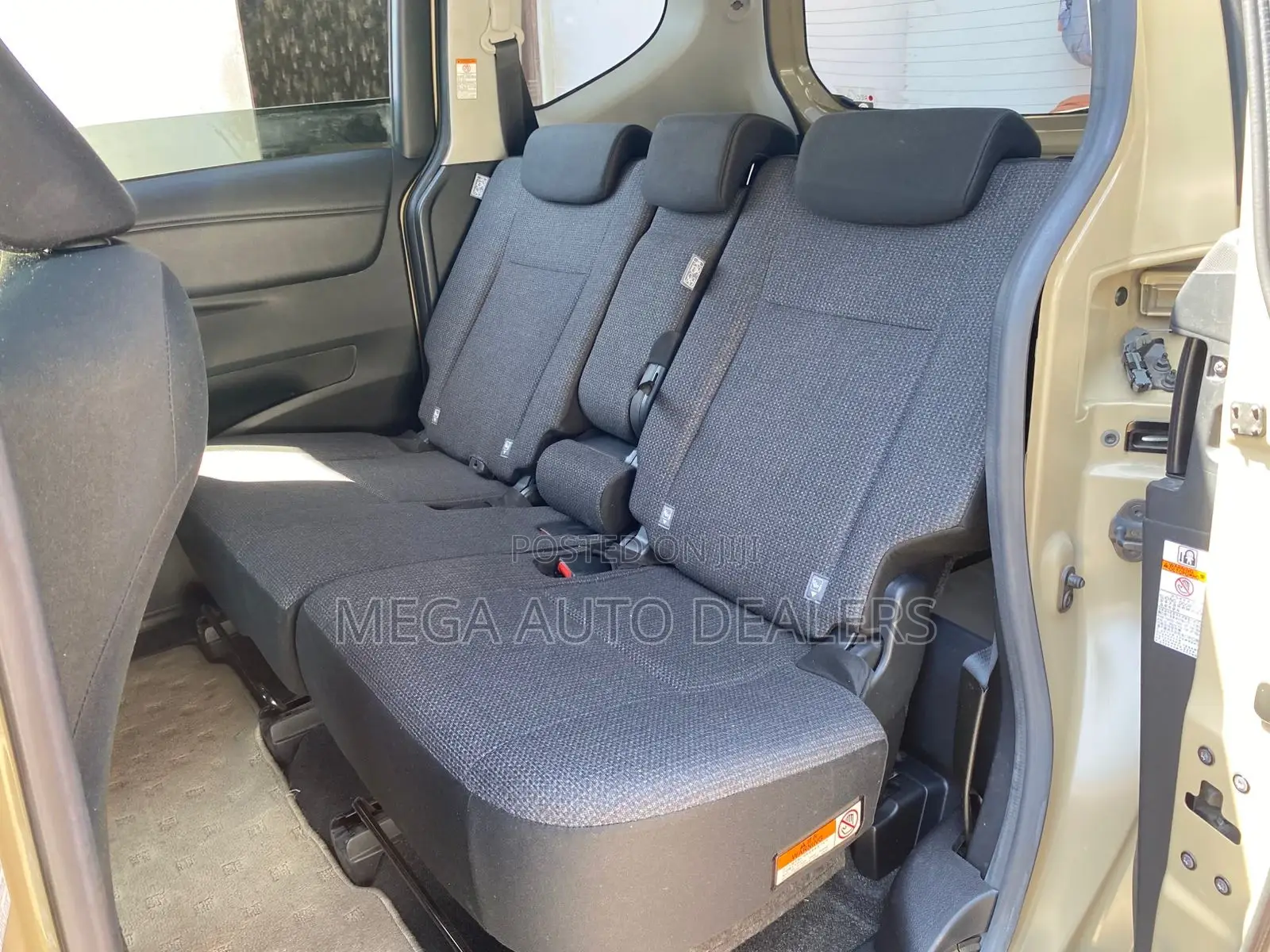 Toyota Sienta 2019