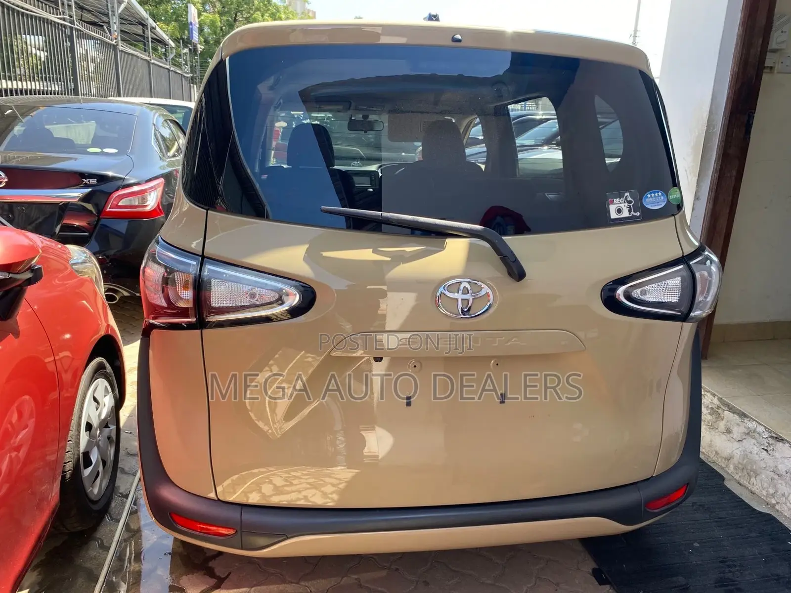 Toyota Sienta 2019