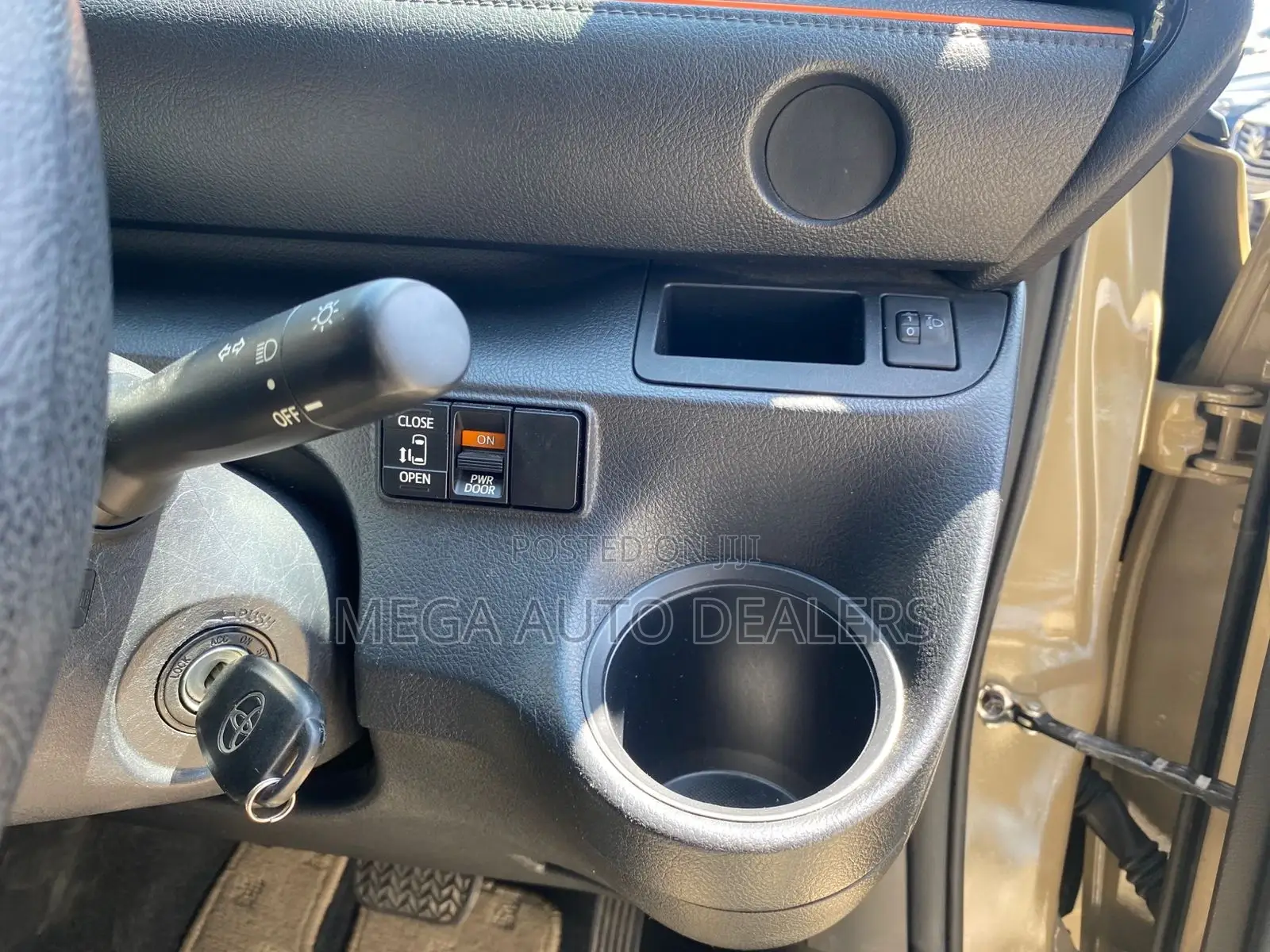 Toyota Sienta 2019