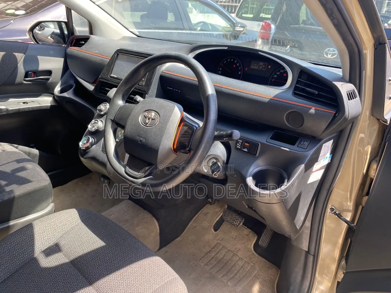 Toyota Sienta 2019