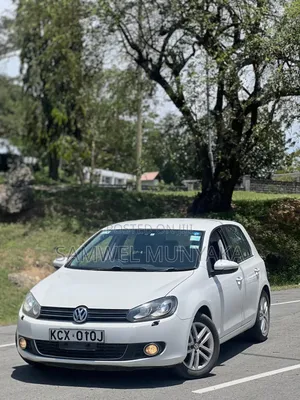 Volkswagen Golf R 4-Door 2013 Pearl