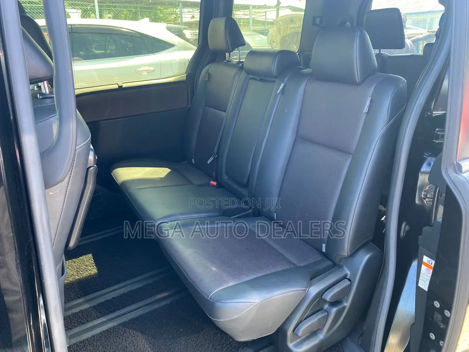 Toyota Esquire 2018 Black
