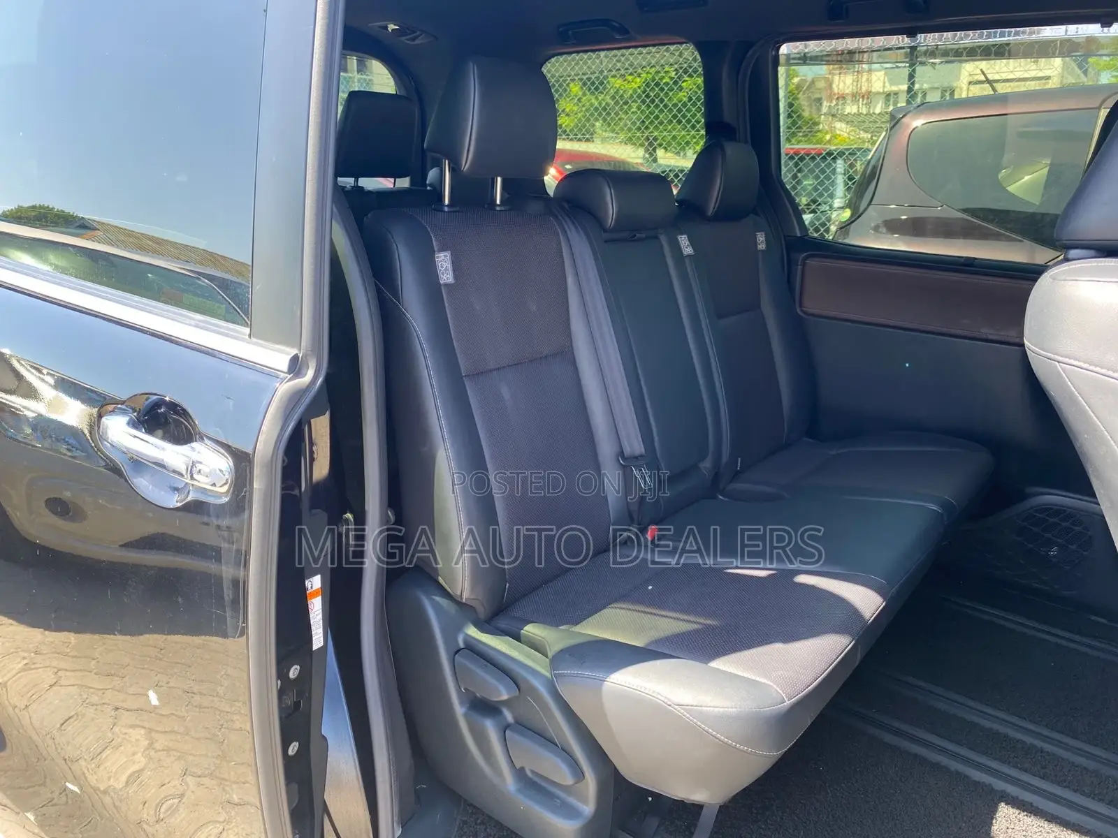 Toyota Esquire 2018 Black