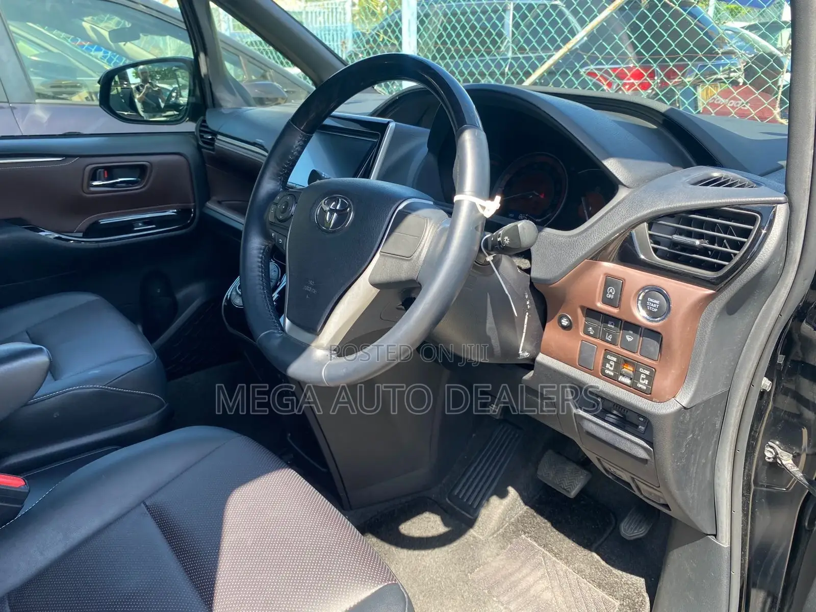 Toyota Esquire 2018 Black