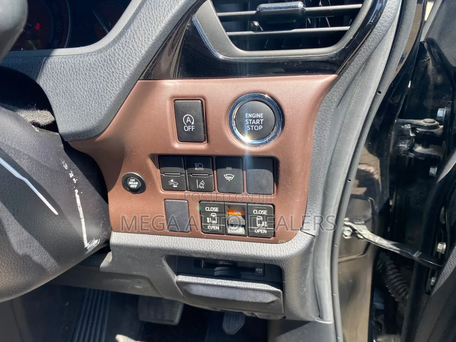 Toyota Esquire 2018 Black