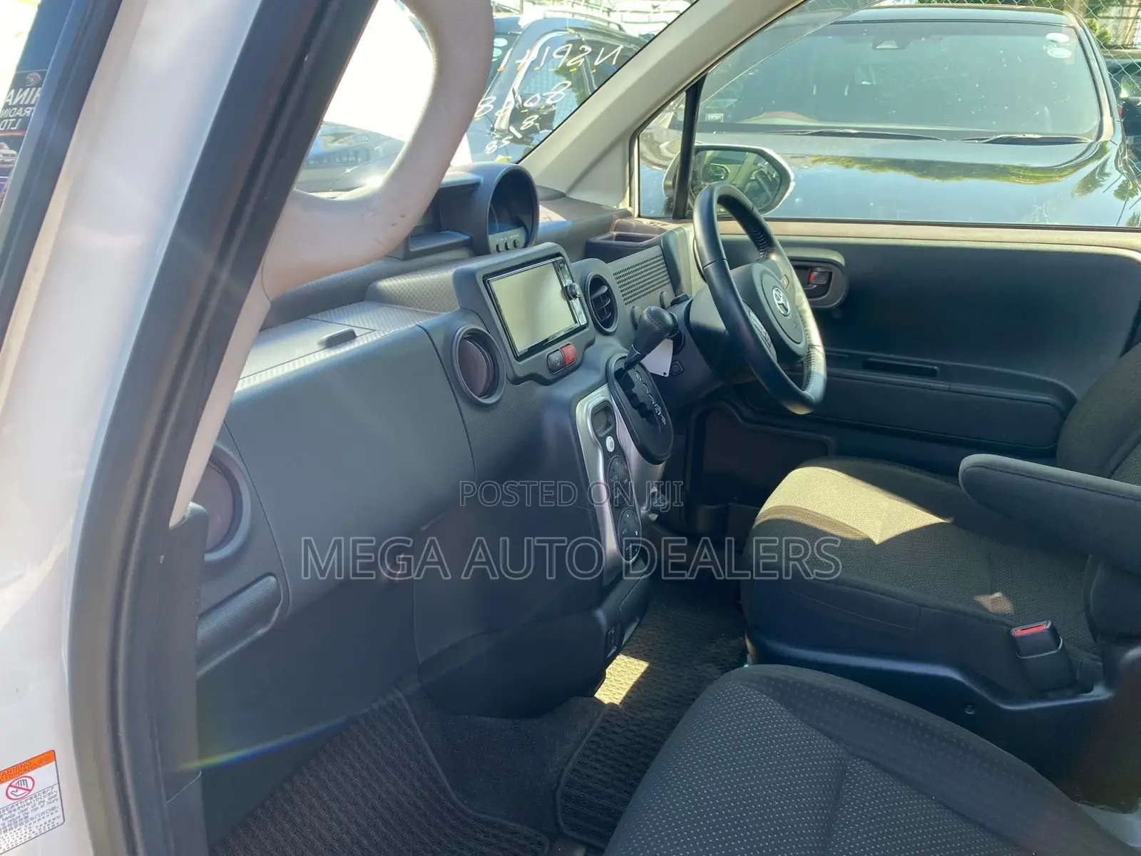 Toyota Spade 2018 White